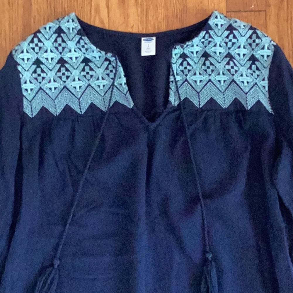 Old Navy Embroidered Peasant Blouse, size small tall - Picture 3 of 11